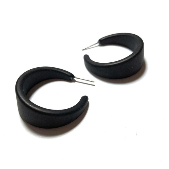 Black Large Marilyn Lucite Tapered Hoop Earrings - Picture 5 of 6